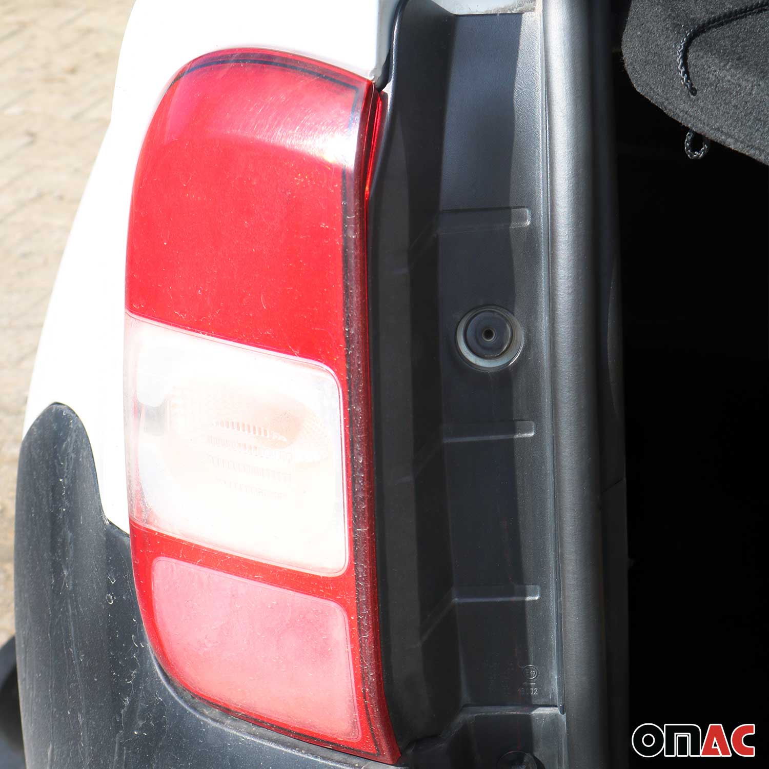 Ladekantenschutz Stoßstange für Dacia Duster I 2010-2017 Acryl matt schwarz - Image 2
